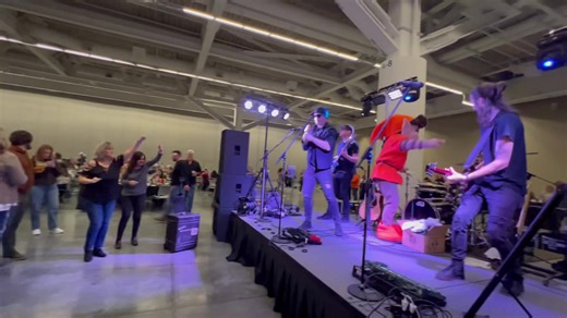 Winking Lizard Tavern on Reels