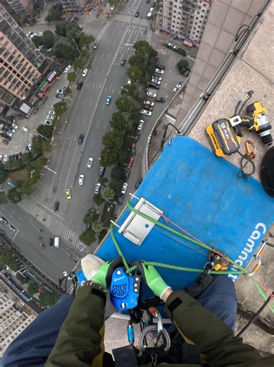 Bảo trì hộp điện bảng LED