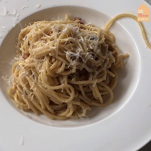 Watch Barney show you how to make a super simple carbonara with only five main ingredients - spaghetti, pancetta, eggs, parmesan and olive oil. If you’re a vegetarian, you can replace the bacon with peas, chopped green beans or runner beans. Get the full recipe: https://bit.ly/2DoeE1e | Good Food