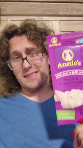 Annies Shells and White Cheddar Mac and Cheese Review @Annie's Homegrown #macandcheese #cheese #macaroni #macaroniandcheese #fyp #foryou #foodreview #foodreviews #foodie #food #review #reviews #pasta #cheesy #sauce #macncheese #creamy #foryoupage #eating #America #americanfood #foodcritic #critic #annies #boxmacandcheese
