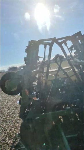 John Deere 8225r #farmequipment #lifeisbutadream #farming