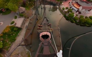 用Pico4第一视角VR坐怪兽过山车是什么体验