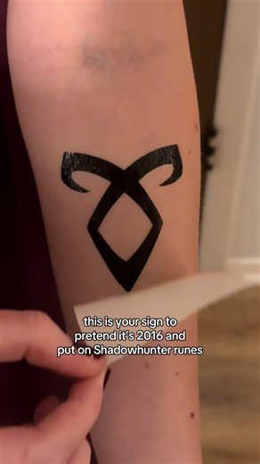 Nostalgic Vibes of 2010s Shadowhunters Fandom