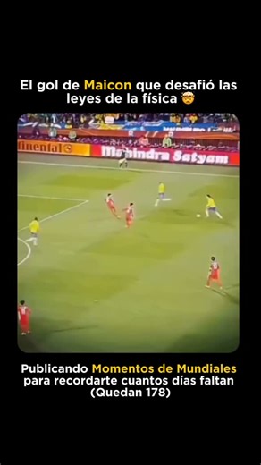 Momentos de Mundiales on Instagram: "El gol de Maicon a Corea del Norte en el Mundial de 2010 quedó grabado como uno de los más extraños y espectaculares del torneo. Desde una posición muy escorada en el área, el lateral brasileño golpeó el balón con fuerza y un efecto inesperado, enviándolo hacia el primer palo cuando todo indicaba que sería un centro o un disparo sin peligro. El portero, mal colocado, reaccionó tarde al bote y la trayectoria del balón terminó superándolo. La jugada generó deba