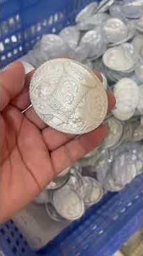 Production of zinc alloy die-casting hardware ornaments by centrifugal casting of belt buckle head