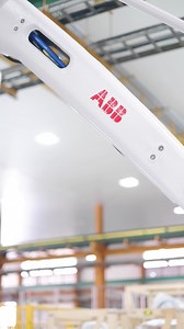 ABB IRB 660 ได้รับการออกแบบให้รองรับมากกว่างานยกของหนัก ด้วยประสิทธิภาพด้านความแม่นยำมีและความยืดหยุ่นสูง จึงสามารถประยุกต์ใช้ในงานที่มีความละเอียดสูง อย่างการพิมพ์ 3 มิติด้วยพลาสติกได้อย่างมีประสิทธิภาพ โดยใช้หัวพิมพ์จาก ExtraBold ซึ่งช่วยเพิ่มขีดความสามารถในการผลิตชิ้นงานที่ซับซ้อนได้อย่างแม่นยำและรวดเร็ว วิดีโอนี้แสดงให้เห็นถึงศักยภาพของระบบอัตโนมัติในการเปลี่ยนแนวคิดที่ซับซ้อนให้กลายเป็นผลงานจริง เสริมศักยภาพ Smart Factory และรองรับอุตสาหกรรม 4.0 อย่างเต็มรูปแบบ คุณคิดว่าเทคโนโลยีนี้จะสร้างป