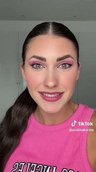 Kreative Festival Frisur mit Federansatz Tutorial