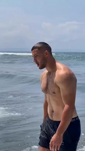 Videos de William Edge (@william.edge20) con “sonido original - William Edge”