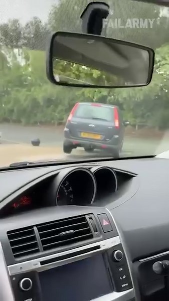 278K views · 265 reactions | worst parallel parking ever  #parking #fail #shorts #reels | FailArmy | Facebook