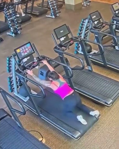Girls Pants Fall Off While Trying To Do The Treadmill