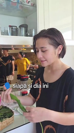 Prilly Latuconsina: Biodata, Karier Akting & Kegiatan Terkini