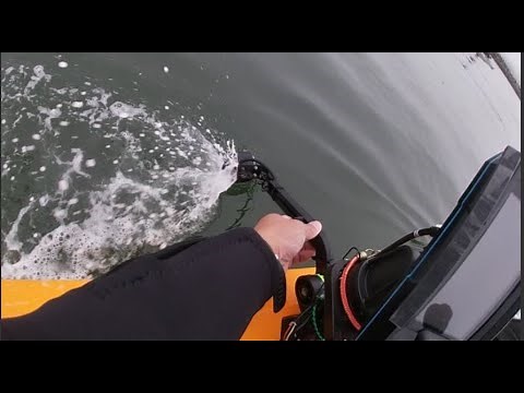 thruster motor on Kayak in action