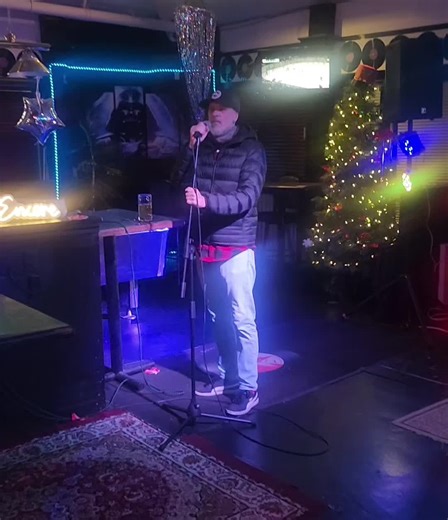 friday night fire! 🔥 #karaoke #walnutgrovepub #friday #jagerbombs #encoreproductions