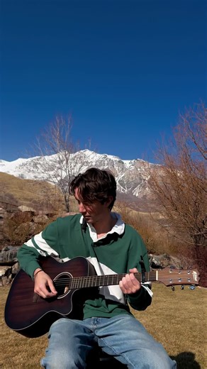 Acoustic Guitar Cover of Wonderwall by Oasis