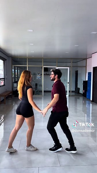 Aprende el Giro Básico de Salsa: Tutorial Completo