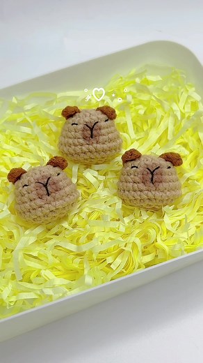 Crochet Mini Capybara 🤎 Very easy 💞 #crochet #keychain #capybara #crochetcapybara #crochetkeychain #crochetcute #xuxucrochet
