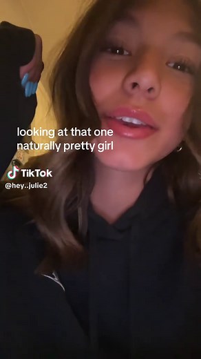 Naturally Pretty Girls: Celebrating True Beauty