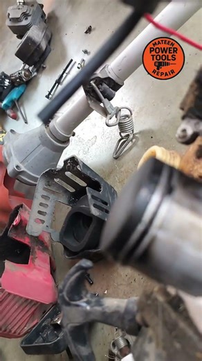 Is the piston top of this brush cutter in the correct direction? What is your opinion?