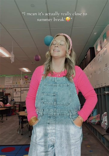 LET A GIRL DREAM OKAY😭😅 #teachersoftiktok #1stgradeteacher #teacherootd #teacherstyle #teachertok