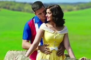 Rustom movie review: Akshay Kumar has outdone himself as Indian Navy officer