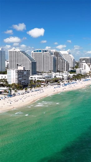 🏨🏝️ Places to stay. Places to play. Have your pick at our beachfront hotels in Fort Lauderdale, and let your dream trip planning begin! #luxuryhotel #luxuryvacation #broward #beachvacation #beachview | Visit Lauderdale