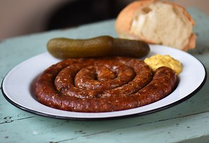 Fűszeres házi kolbász