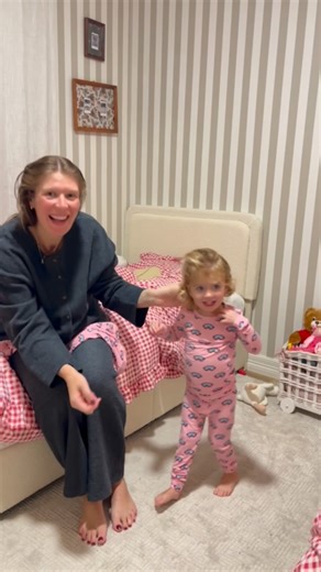 Mari | Twin Mom on Instagram: "Transitioned the twins to big girl beds recently and it’s actually been decently smooth. We rely on good pjs @magneticme , lots of patience and cute bedding! 🛏️🤎 #magnetclosure #magneticme #toddlerbed #twintoddlers"