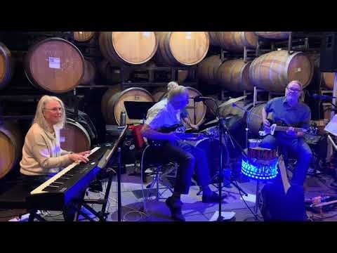 BLUZIO*Steamy Windows