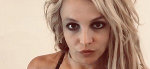 Britney Spears Lifts Braless Shirt With Nothing On Underneath