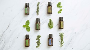 허브 에센셜 오일을 활용하는 방법 | 도테라 에센셜 오일