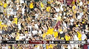 𝗗𝗢𝗠𝗜𝗡𝗔𝗡𝗧 𝗣𝗘𝗥𝗙𝗢𝗥𝗠𝗔𝗡𝗖𝗘. Relive a memorable trip to College Station for App State Football, as the Mountaineers take down No. 6/6 Texas A&M, 17-14. ☀️🏈 | Sun Belt Conference