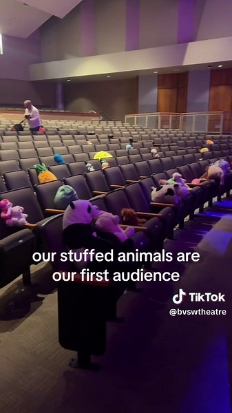 best audience ever! WE OPEN TOMORROW #weddingsinger #theater #theatre #acting #fyp #musical #musicaltheatre