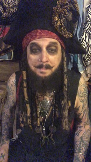 Video for the Day - Live reading of 'Dads Poem' - This features on my new album 'The Prose and Cons' Song Link below - https://open.spotify.com/track/1PO2nZ5Ewg2IktxJo3U1qH?si=b2b606a8bec24c30 NZ On Air Tamariki | Captain Festus McBoyle