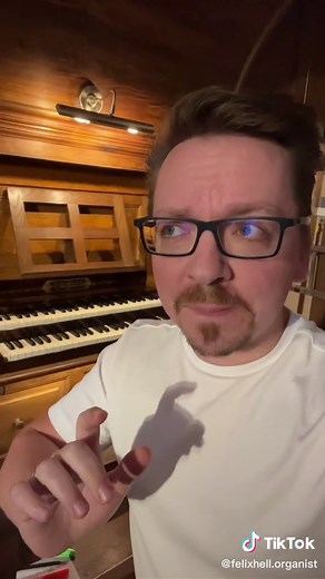 An incredible pipe organ! 😯#classicalmusic #organist #jsbach