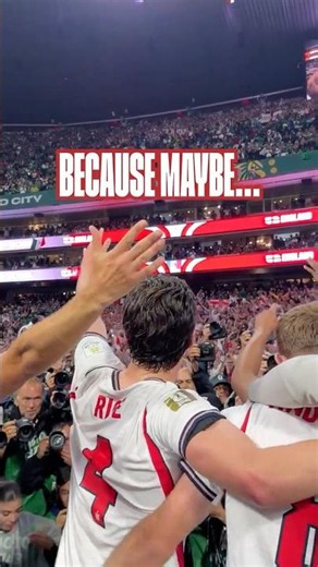 Goosebumps. 🥹🏴󠁧󠁢󠁥󠁮󠁧󠁿 England fans singing Wonderwall after beating Mexico!
