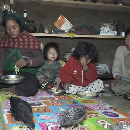 Eating delicious food organic noodles in village. | Sweet Family HD