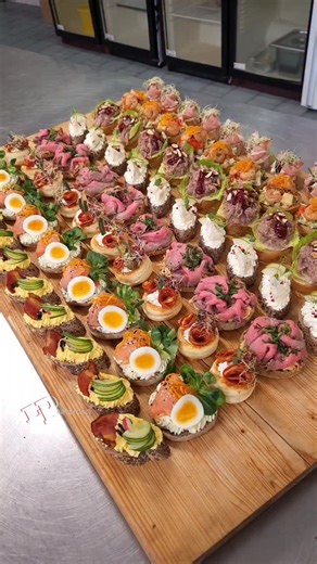 LP catering & events s.r.o. 🇨🇿 on Instagram: "Another new set of canapés 🤩 #catering #canapes #lpcateringevents"