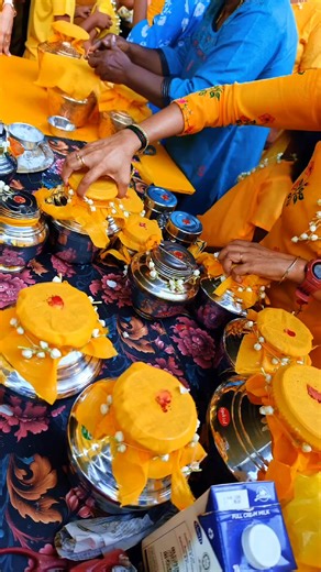 Thaipusam Blessings 🙏✨ A day filled with faith, sacrifice, and gratitude. Our family completed our prayers with a humble heart, seeking Lord Murugan’s blessings for health, protection, unity, and success. May this Thaipusam bring peace to every home, strength to every soul, and light to every path. 🕉️💛 Vel Vel Muruga! 🔱 #thaipusam #velvelmuruga #batucaves