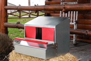 Small (24") Reversible Roll-out Nest Box (Up to 20 Hens)