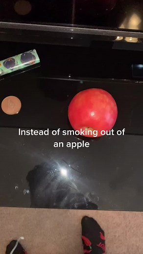 How to Make an Apple Pipe for Smoking