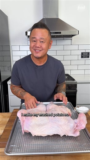 Chef Jet Tila to the rescue! 🚨 Whatever you do, DON'T put your mashed potatoes in the blender please 😆 Catch Jet on #TournamentOfChampions: All-Star Christmas Wednesdays at 8|7c. | Food Network