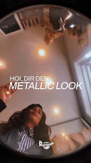 Verziere Deine Doc's mit unserer neuen Metallic-Schuhfarbe. Personalisiere sie kostenlos im Store. | Dr. Martens