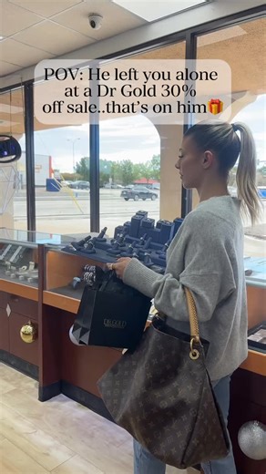 Holiday jewelry sale in Dallas. Dr Gold has up to 30 percent off until Christmas Eve!!Engagement rings, diamond earrings, gold chains, tennis bracelets, and custom jewelry. If you are shopping for a Christmas proposal or a last minute gift, this is the time. High quality diamonds, lab grown and natural, with fast turnarounds before the holiday cut off. Visit our Addison showroom or message us to hold a piece.🎁💍 #fyp #viral #trending #dallas #dallasjeweler #christmassale #engagementseason #diam