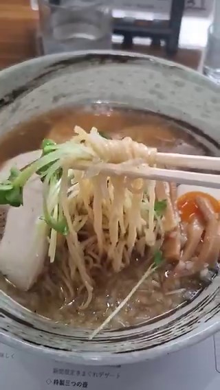 🍜🍥 西山屋 埼玉・飯能🍕ピザ窯あごだし麺いつもは混んでるけど、奇跡的なタイミングで、即入店。#ラーメン #西山屋 #埼玉 #飯能 #あごだし