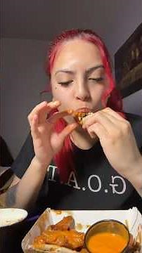 ASMR Buffalo Wild Wings mukbang #asmr #asmrtriggers #mukbang