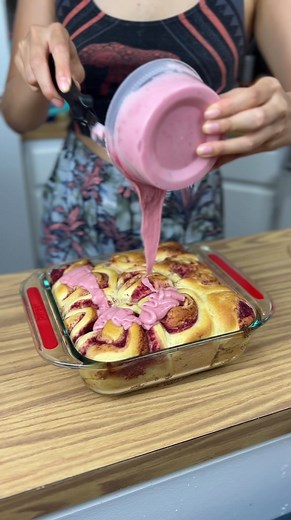 Delicious Strawberry Rolls Recipe for Summer