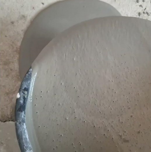 tips en trucs gat repareren in de vloer met cement mortel #cement