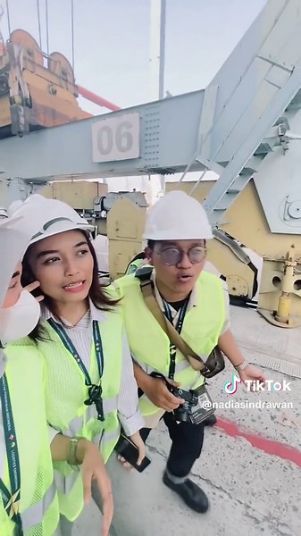 romaticizing as a logistics engineering student *ੈ✩‧₊˚ @qk