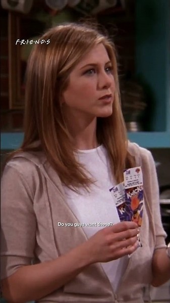 Well, we know who Chandler and Joey are rooting for tonight! 🤭 #FRIENDS