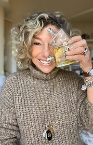 Minha história com perfumes até chegar aos queridos Escentric Molecules de Geza Schoen Minha paixão!! Distribuidos oficialmente no Brasil pela @espiritobird #perfumes #parceria #fragrancia #escentricmolecules | Consueloblog